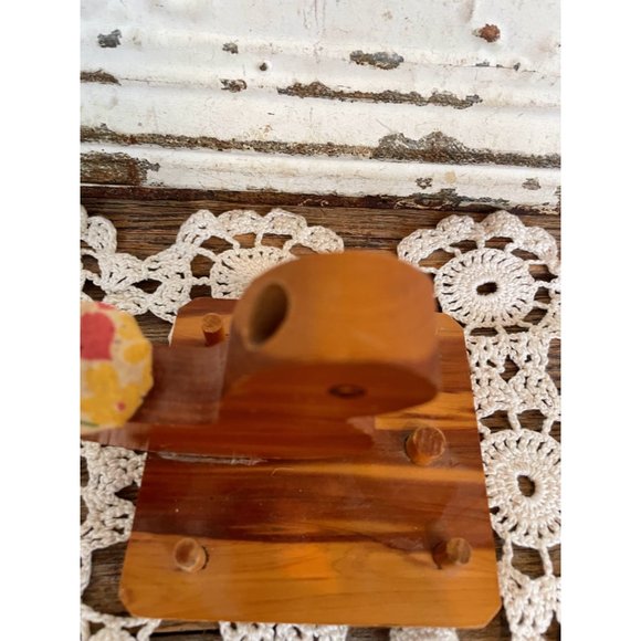 Vintage Wood Bird Scissor Holder, Pin Cushion Thread Spool sewing caddy - Picture 4 of 10